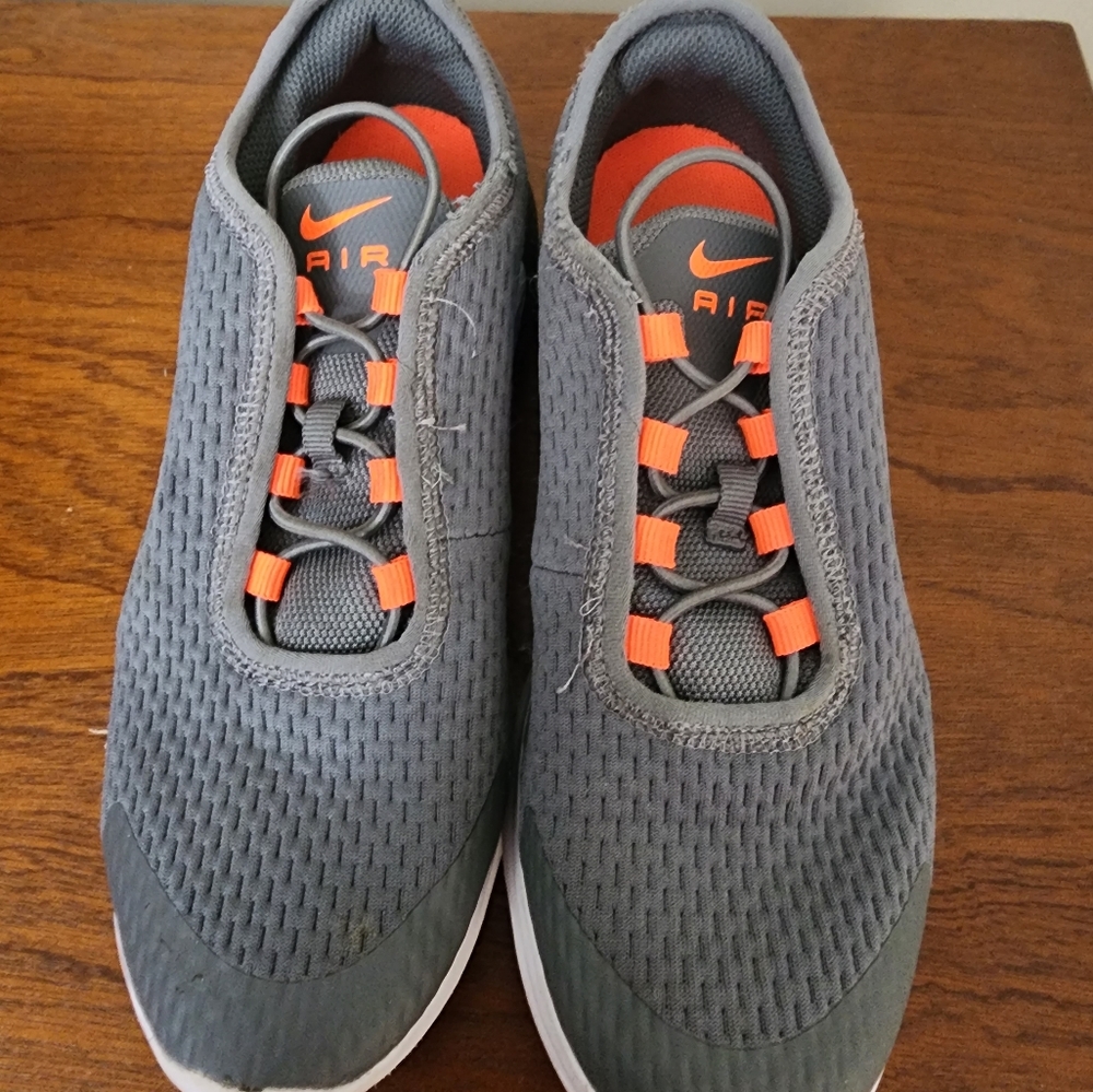 Kids Nike Air Size 3Y